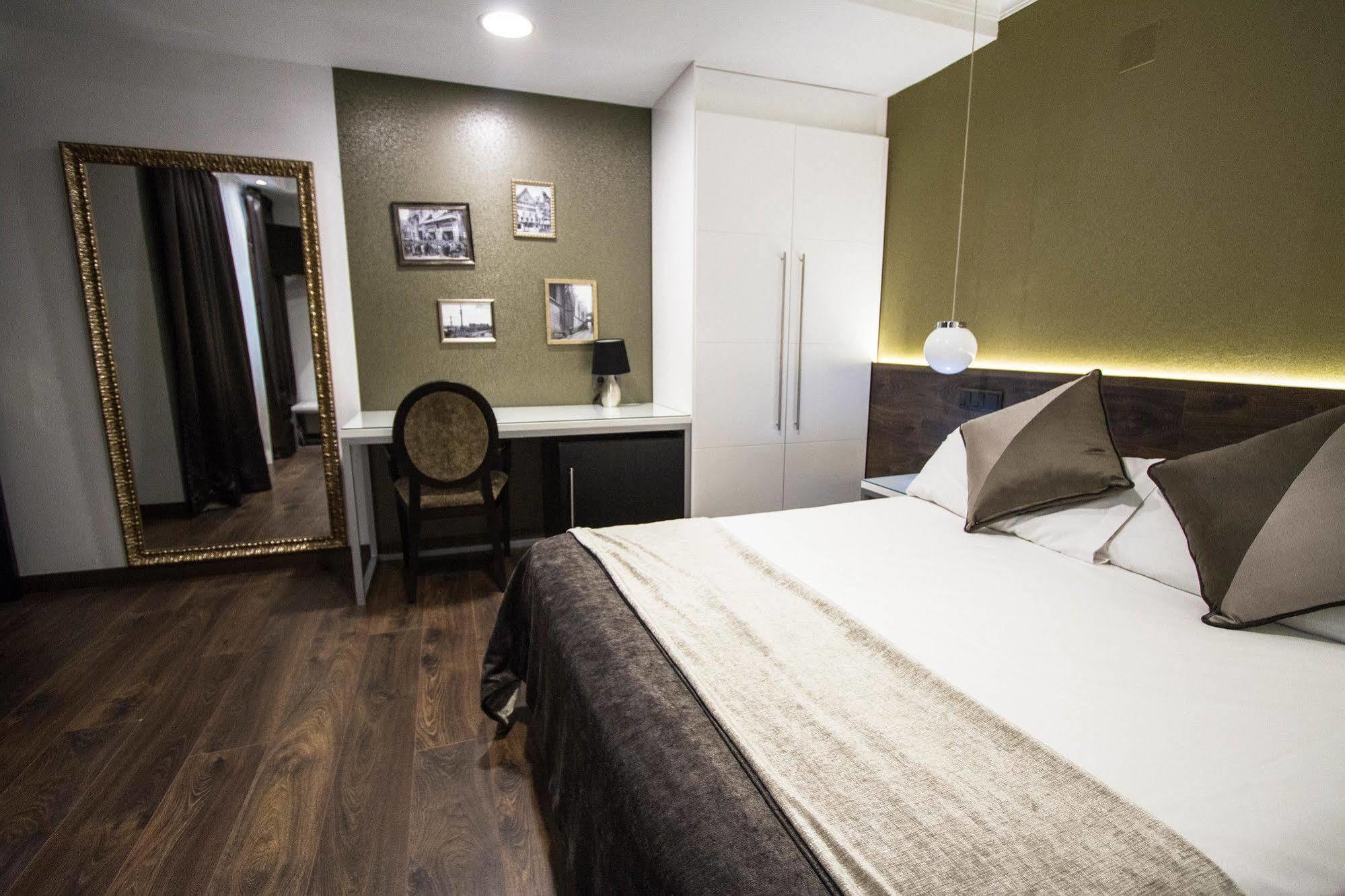 Hotel Moderno Barcelona Exterior foto